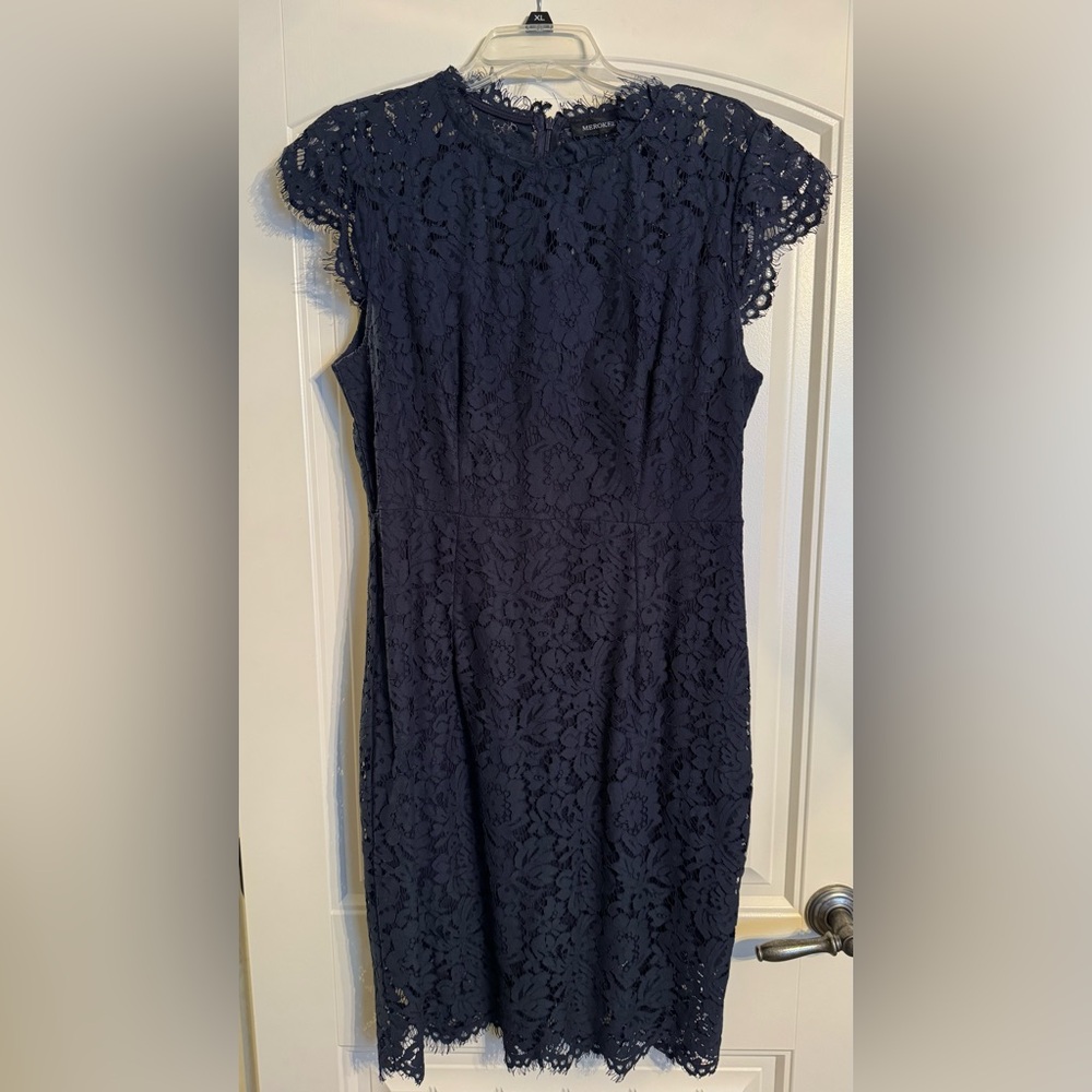 Chic Navy Lace Midi Dress